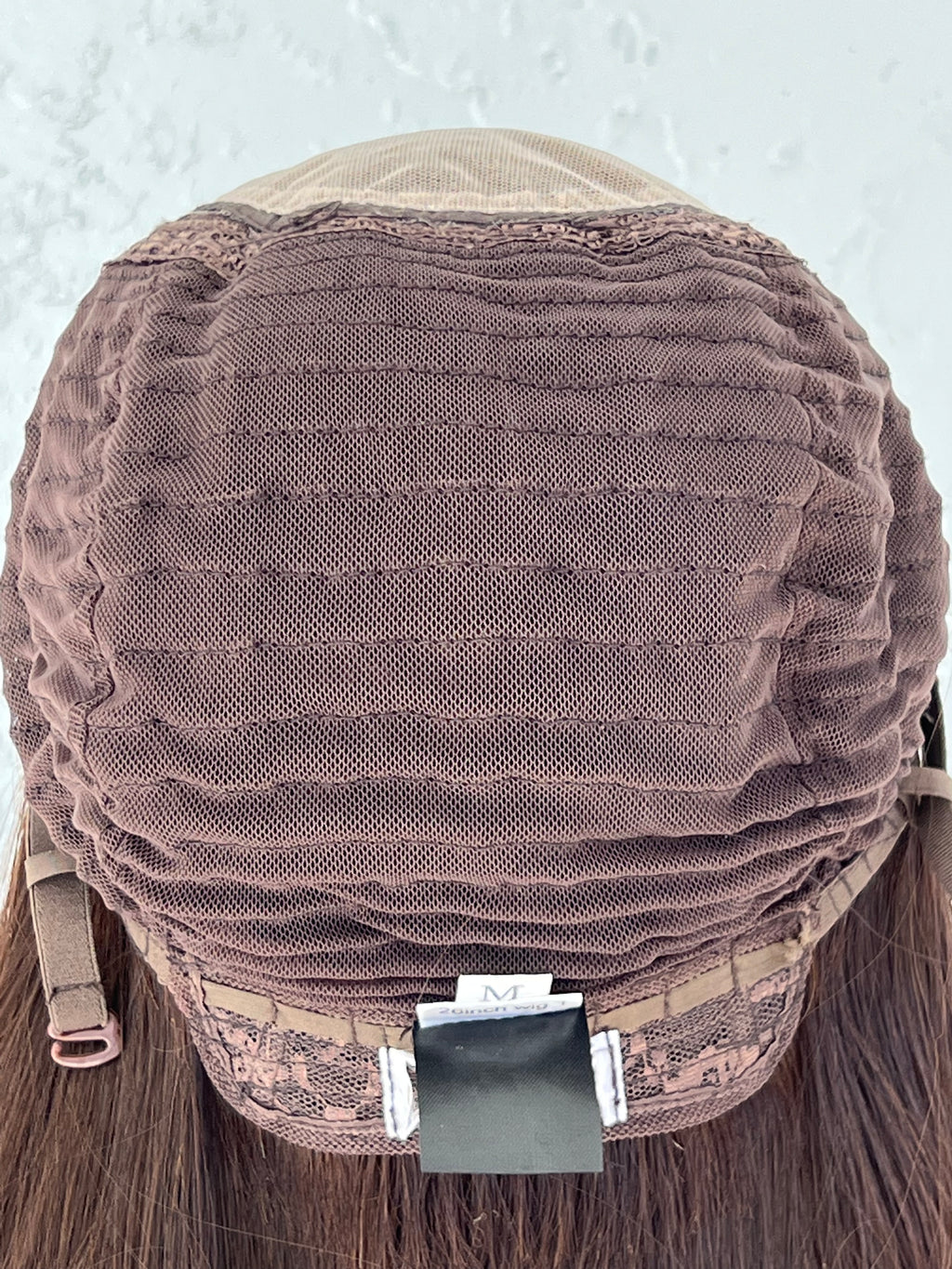 Cap construction
Medium size luxury features